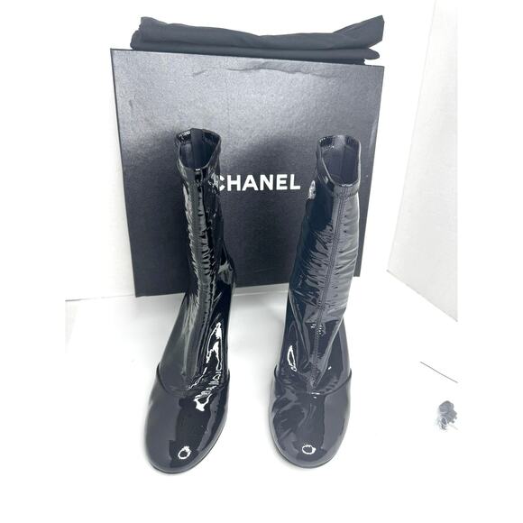 Chanel Patent Leather Black Ankle Boots Glossy CC Logo Booties Classic Chic 39 - Picture 3 of 10